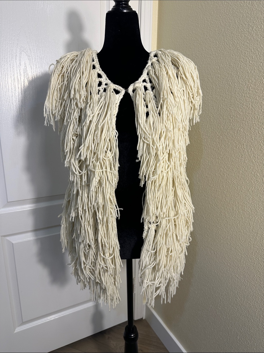 Sans Souci Cream Crochet Fringe Yarn Vest. Size Small. Festival. Costume. Hippie